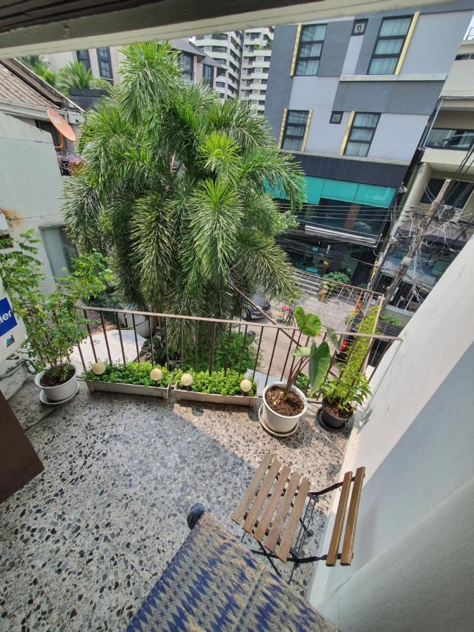 Home16 Sukhumvit16 Бангкок Экстерьер фото